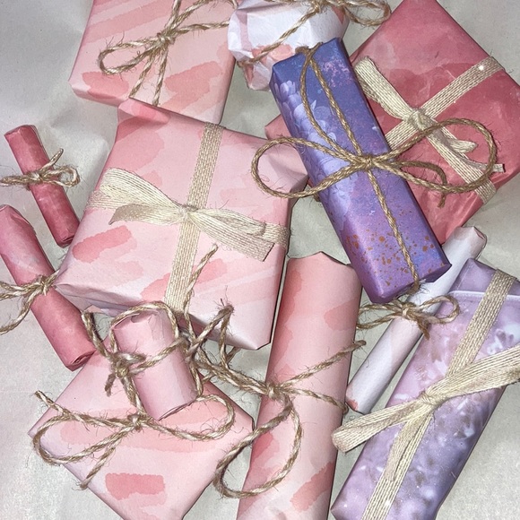 ♥️ MAKEUP MYSTERY BOX ♥️ - Picture 2 of 16